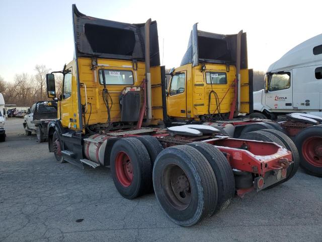 4V4NC9EH6GN939672 - 2016 VOLVO VN VNL TWO TONE photo 3