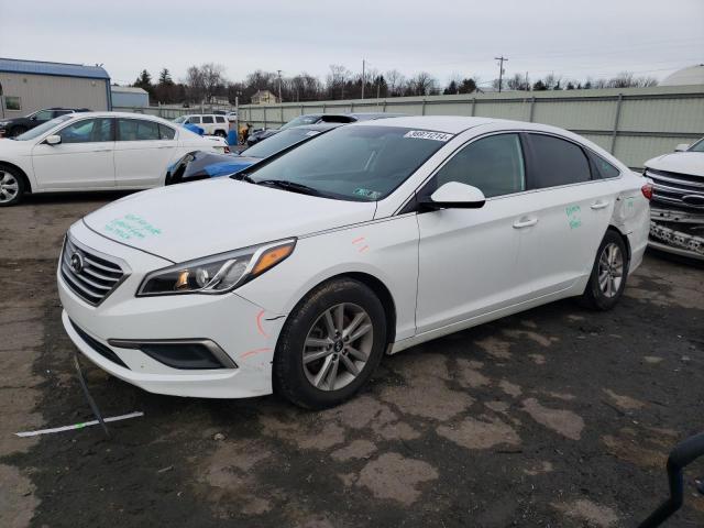 5NPE24AFXHH450246 - 2017 HYUNDAI SONATA SE WHITE photo 1