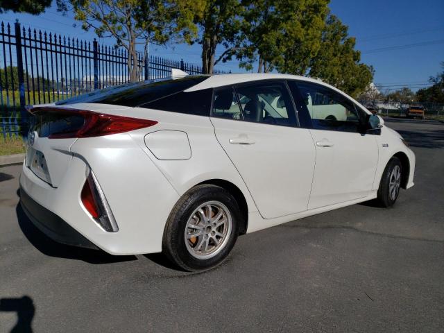 JTDKARFP4H3010345 - 2017 TOYOTA PRIUS PRIM WHITE photo 3