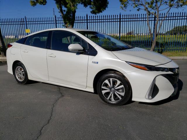 JTDKARFP4H3010345 - 2017 TOYOTA PRIUS PRIM WHITE photo 4
