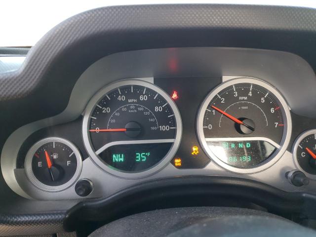 1J4GA59178L585183 - 2008 JEEP WRANGLER U SAHARA SILVER photo 9