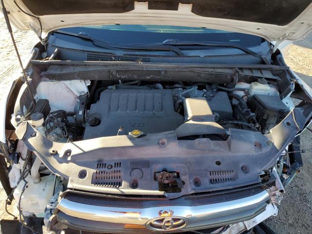 5TDKKRFH8FS078004 - 2015 TOYOTA HIGHLANDER XLE WHITE photo 11