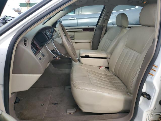 1LNHM81W73Y671482 - 2003 LINCOLN TOWN CAR EXECUTIVE WHITE photo 7