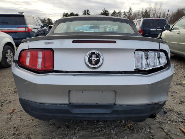 1ZVBP8EN2A5172135 - 2010 FORD MUSTANG SILVER photo 6