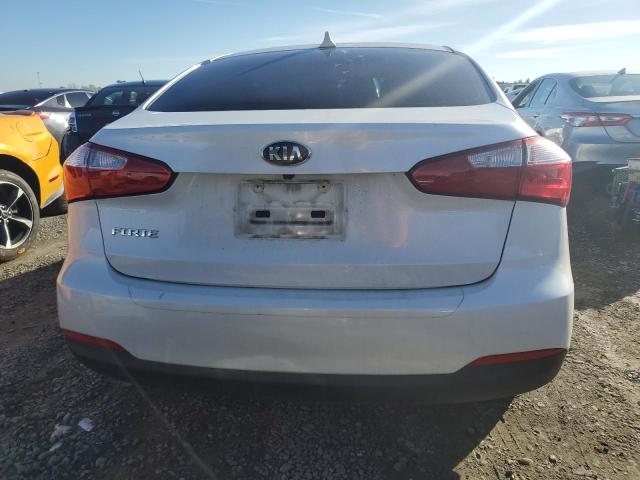 KNAFX4A67G5550239 - 2016 KIA FORTE LX WHITE photo 6