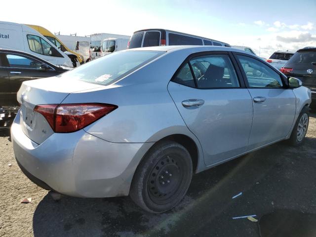 2T1BURHE6JC091462 - 2018 TOYOTA COROLLA L SILVER photo 3