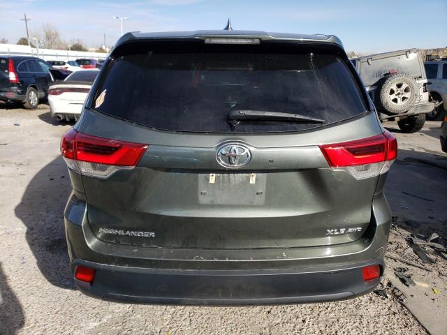 5TDJZRFHXHS359716 - 2017 TOYOTA HIGHLANDER SE GREEN photo 6