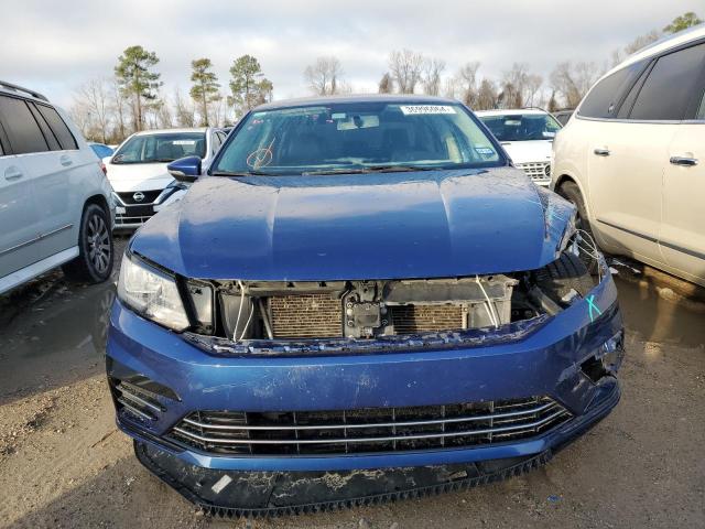 1VWDT7A38HC004413 - 2017 VOLKSWAGEN PASSAT R-LINE Mavi foto 5