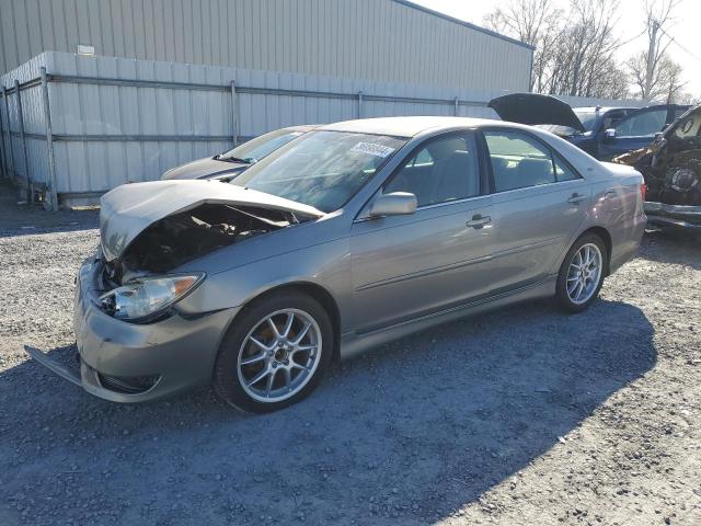 4T1BE32K35U969961 - 2005 TOYOTA CAMRY LE SILVER photo 1
