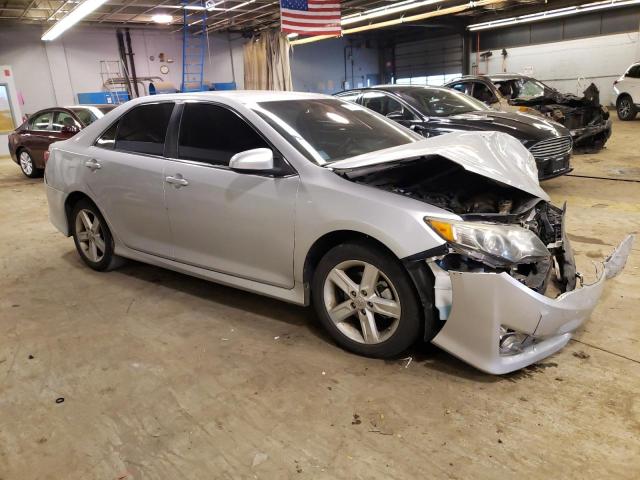 4T1BF1FK6EU435655 - 2014 TOYOTA CAMRY L SILVER photo 4