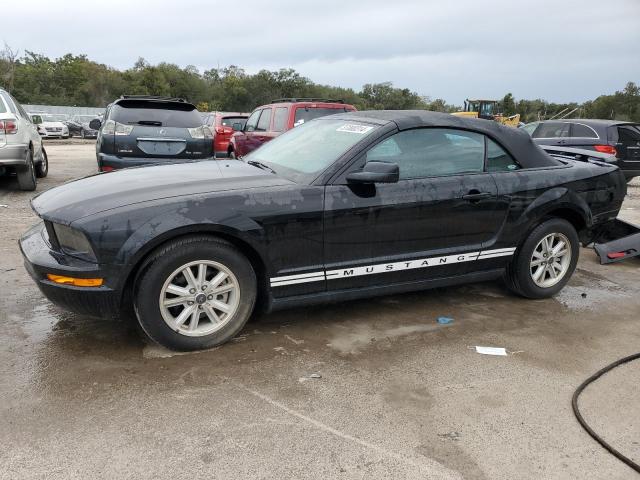 1ZVFT84N865207816 - 2006 FORD MUSTANG BLACK photo 1