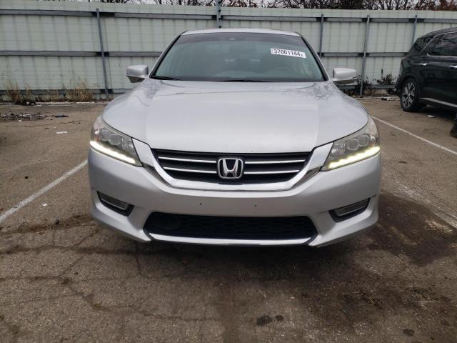 1HGCR3F94DA027147 - 2013 HONDA ACCORD TOURING SILVER photo 5