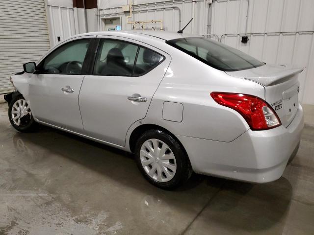 3N1CN7APXKL859642 - 2019 NISSAN VERSA S SILVER photo 2