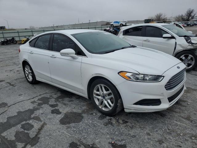 3FA6P0H70FR150728 - 2015 FORD FUSION SE WHITE photo 4