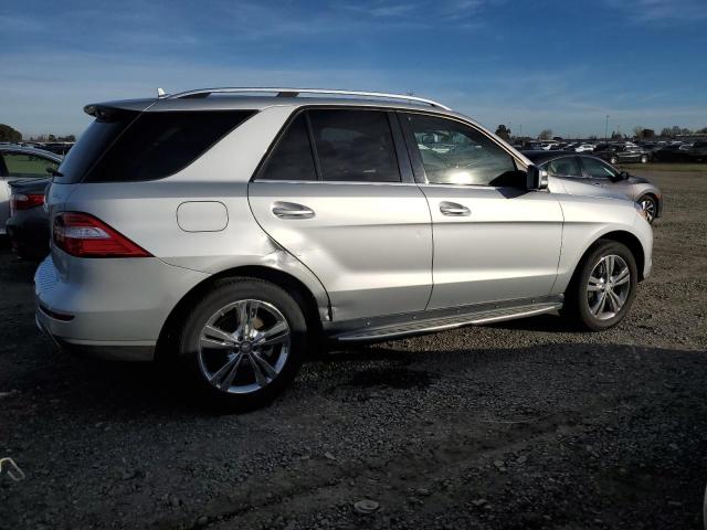 4JGDA5HB4DA190642 - 2013 MERCEDES-BENZ ML 350 4MATIC SILVER photo 3