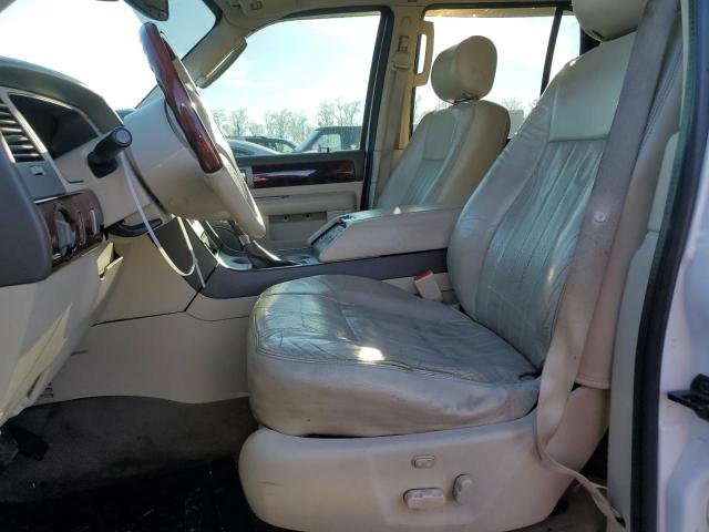 5LMFU28R14LJ16219 - 2004 LINCOLN NAVIGATOR 白色 照片 7