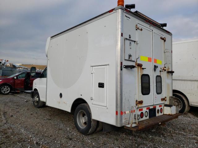 1GBJG31U071204146 - 2007 CHEVROLET G3100 WHITE photo 2