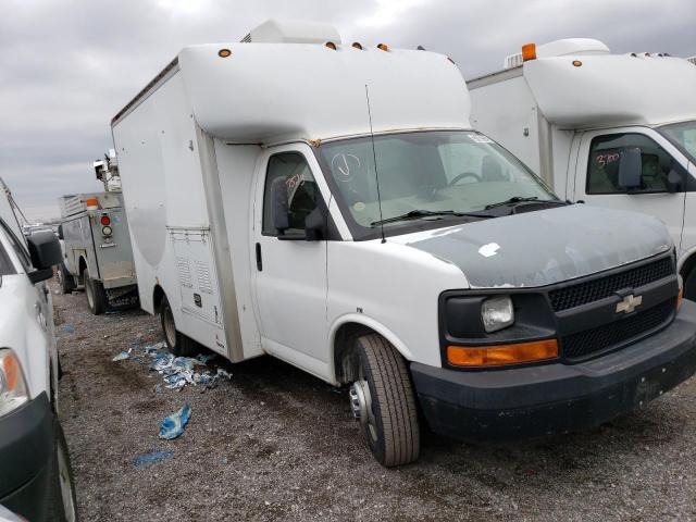 1GBJG31KX81100263 - 2008 CHEVROLET EXPRESS G3 WHITE photo 4