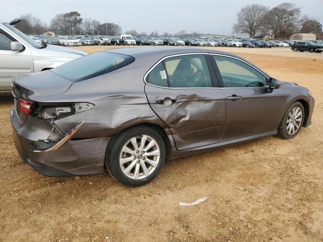 4T1B11HKXJU640997 - 2018 TOYOTA CAMRY L GRAY photo 3