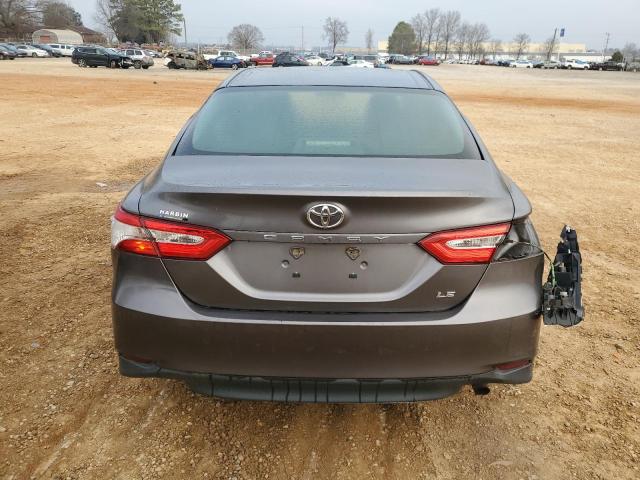 4T1B11HKXJU640997 - 2018 TOYOTA CAMRY L GRAY photo 6