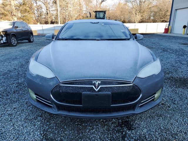5YJSA1CP8DFP11506 - 2013 TESLA MODEL S ნაცრისფერი ფოტო 5