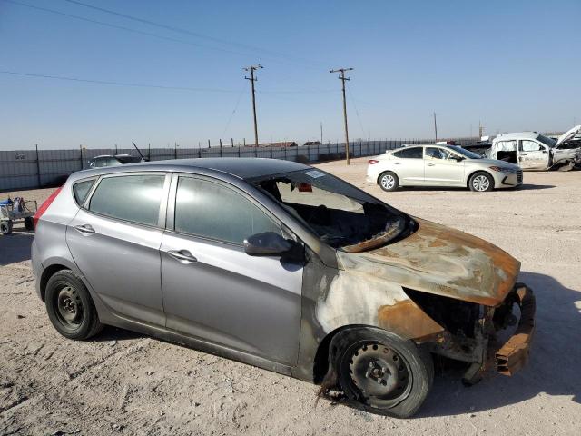 KMHCT5AE0GU255693 - 2016 HYUNDAI ACCENT SE GRAY photo 4