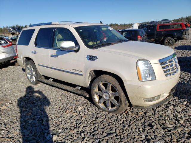 1GYUKCEF3AR176249 - 2010 CADILLAC ESCALADE PREMIUM WHITE photo 4