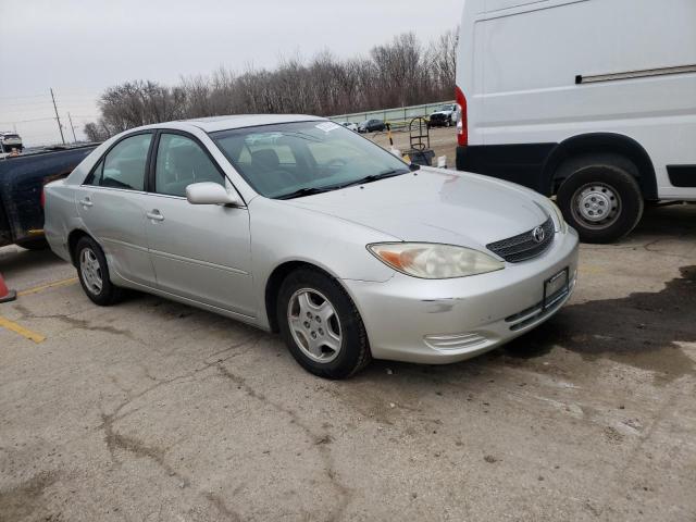 4T1BF30K82U013161 - 2002 TOYOTA CAMRY LE SILVER photo 4