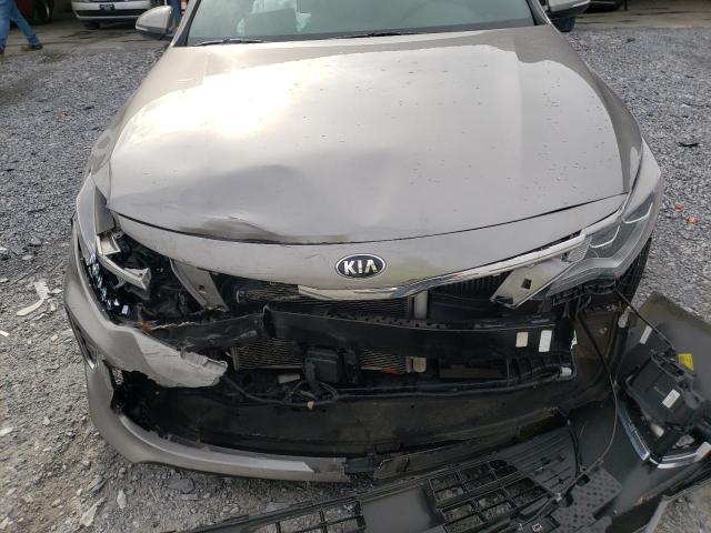 5XXGV4L25JG241797 - 2018 KIA OPTIMA SXL TAN photo 11