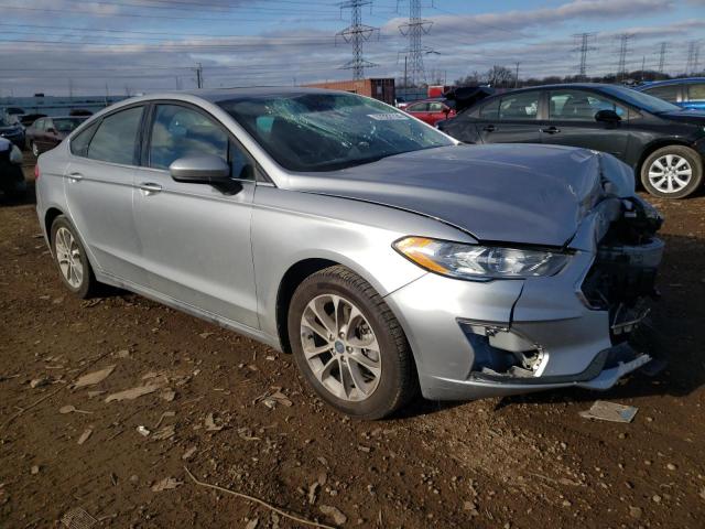 3FA6P0HD4LR254060 - 2020 FORD FUSION SE SILVER photo 4