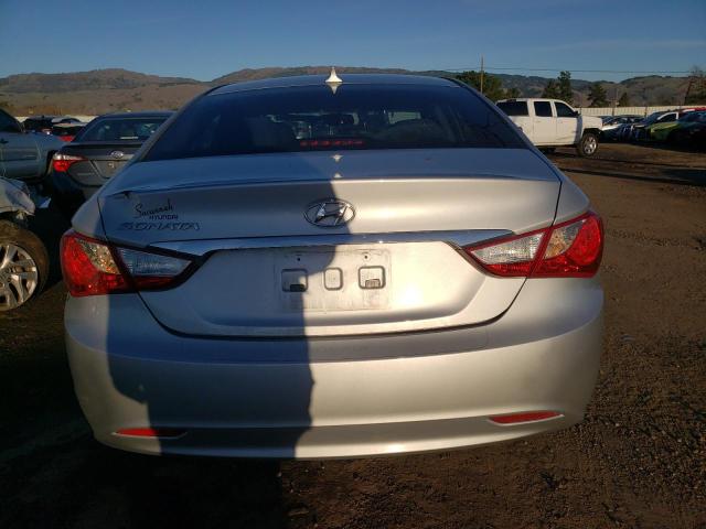 5NPEB4AC1DH773973 - 2013 HYUNDAI SONATA GLS SILVER photo 6