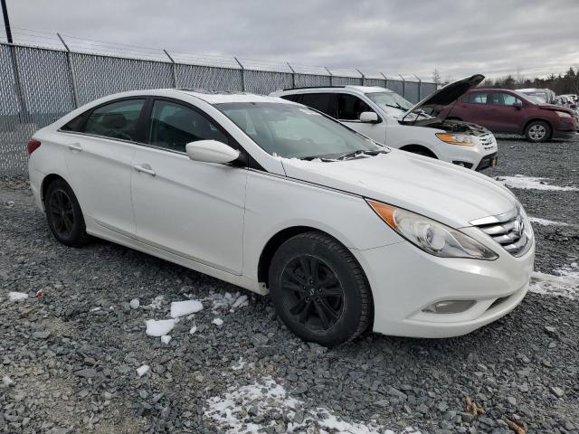 5NPEB4AC1DH760592 - 2013 HYUNDAI SONATA GLS WHITE photo 4