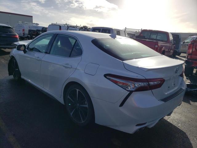 4T1B61HK8KU695046 - 2019 TOYOTA CAMRY XSE WHITE photo 2