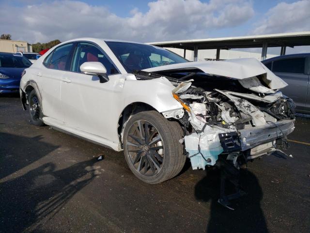 4T1B61HK8KU695046 - 2019 TOYOTA CAMRY XSE WHITE photo 4