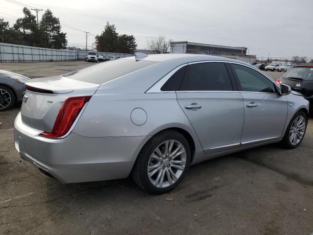 2G61N5S31J9172705 - 2018 CADILLAC XTS LUXURY SILVER photo 3