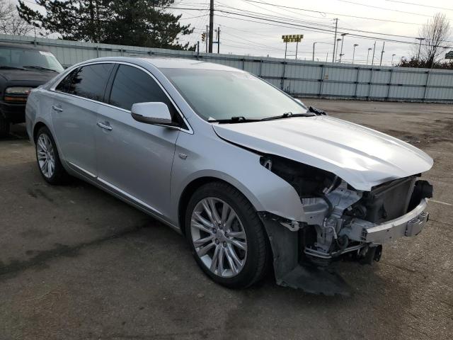 2G61N5S31J9172705 - 2018 CADILLAC XTS LUXURY SILVER photo 4