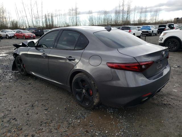 ZARFAEBN6J7576901 - 2018 ALFA ROMEO GIULIA GRAY photo 2