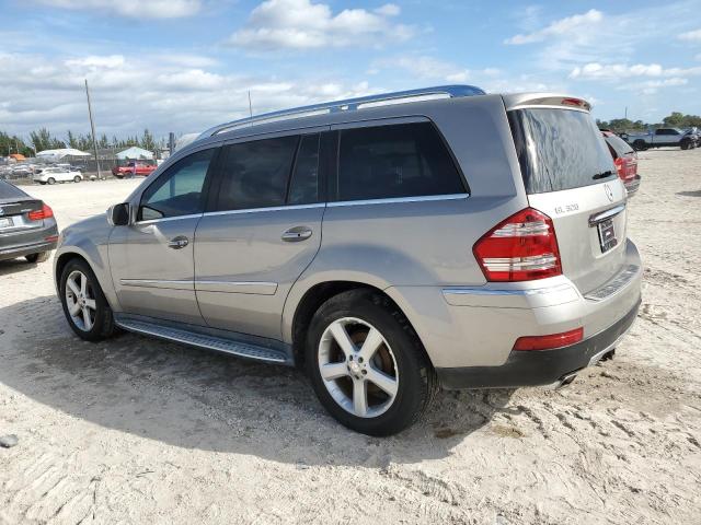 4JGBF25E39A497457 - 2009 MERCEDES-BENZ GL SILVER photo 2