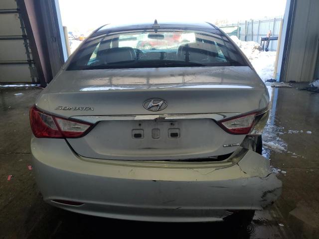 5NPEC4AC0BH001071 - 2011 HYUNDAI SONATA SE SILVER photo 6