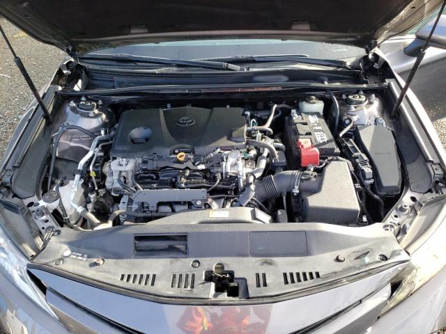 4T1B11HK9JU562387 - 2018 TOYOTA CAMRY L GRAY photo 11