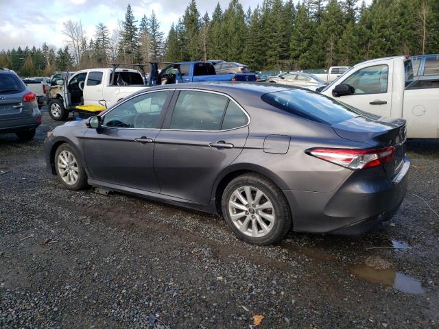 4T1B11HK9JU562387 - 2018 TOYOTA CAMRY L GRAY photo 2