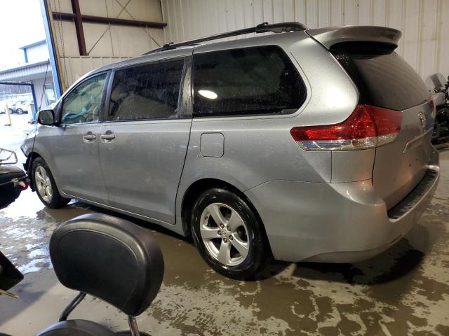 5TDKK3DC4DS396171 - 2013 TOYOTA SIENNA LE SILVER photo 2