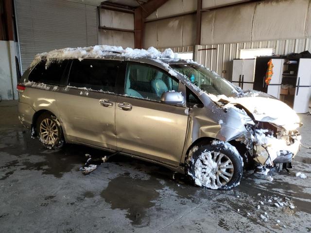 5TDYK3DC0DS391544 - 2013 TOYOTA SIENNA XLE SILVER photo 4