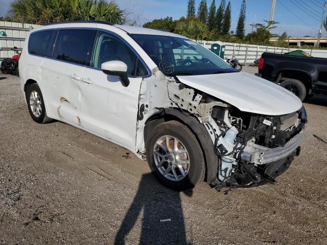 2C4RC1DG0LR257228 - 2020 CHRYSLER VOYAGER LXI WHITE photo 4