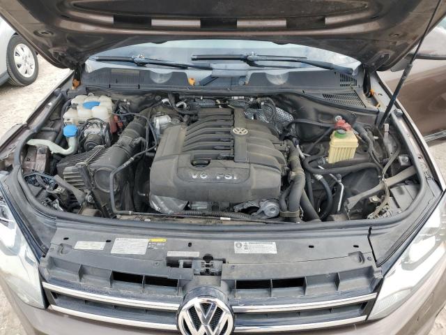 WVGEF9BP6ED001524 - 2014 VOLKSWAGEN TOUAREG V6 BROWN photo 11