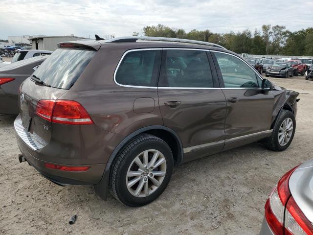 WVGEF9BP6ED001524 - 2014 VOLKSWAGEN TOUAREG V6 BROWN photo 3