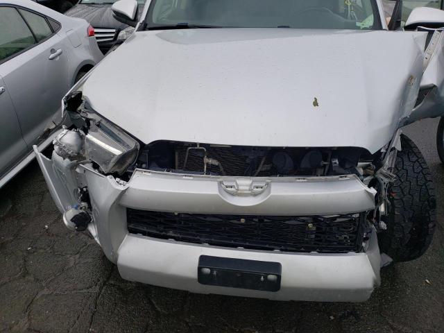 JTEBU5JRXG5325142 - 2016 TOYOTA 4RUNNER SR5/SR5 PREMIUM 银色 照片 12