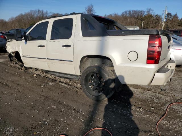 3GNVKGE09AG295895 - 2010 CHEVROLET AVALANCHE LTZ WHITE photo 2