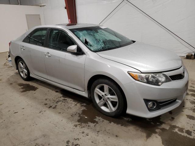 4T1BF1FK2DU281041 - 2013 TOYOTA CAMRY L SILVER photo 4