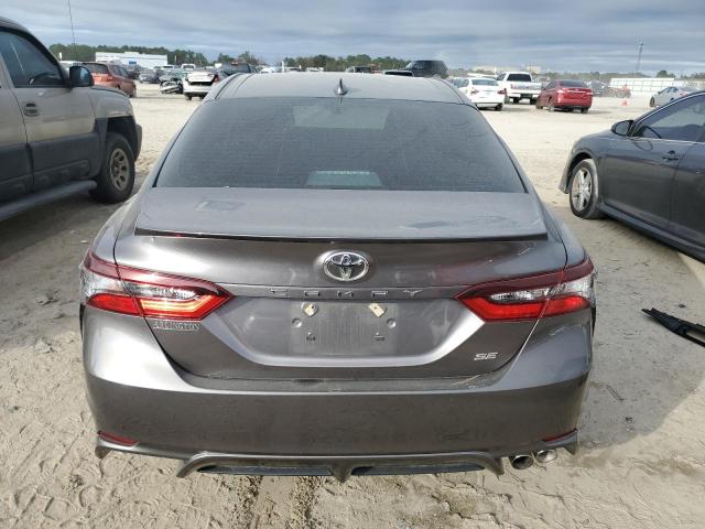 4T1G11AK9MU455182 - 2021 TOYOTA CAMRY SE GRAY photo 6